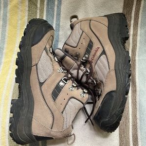 Columbia Hiking Boots 10